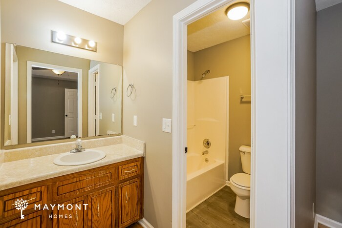 Building Photo - 451 Cranklen Cir