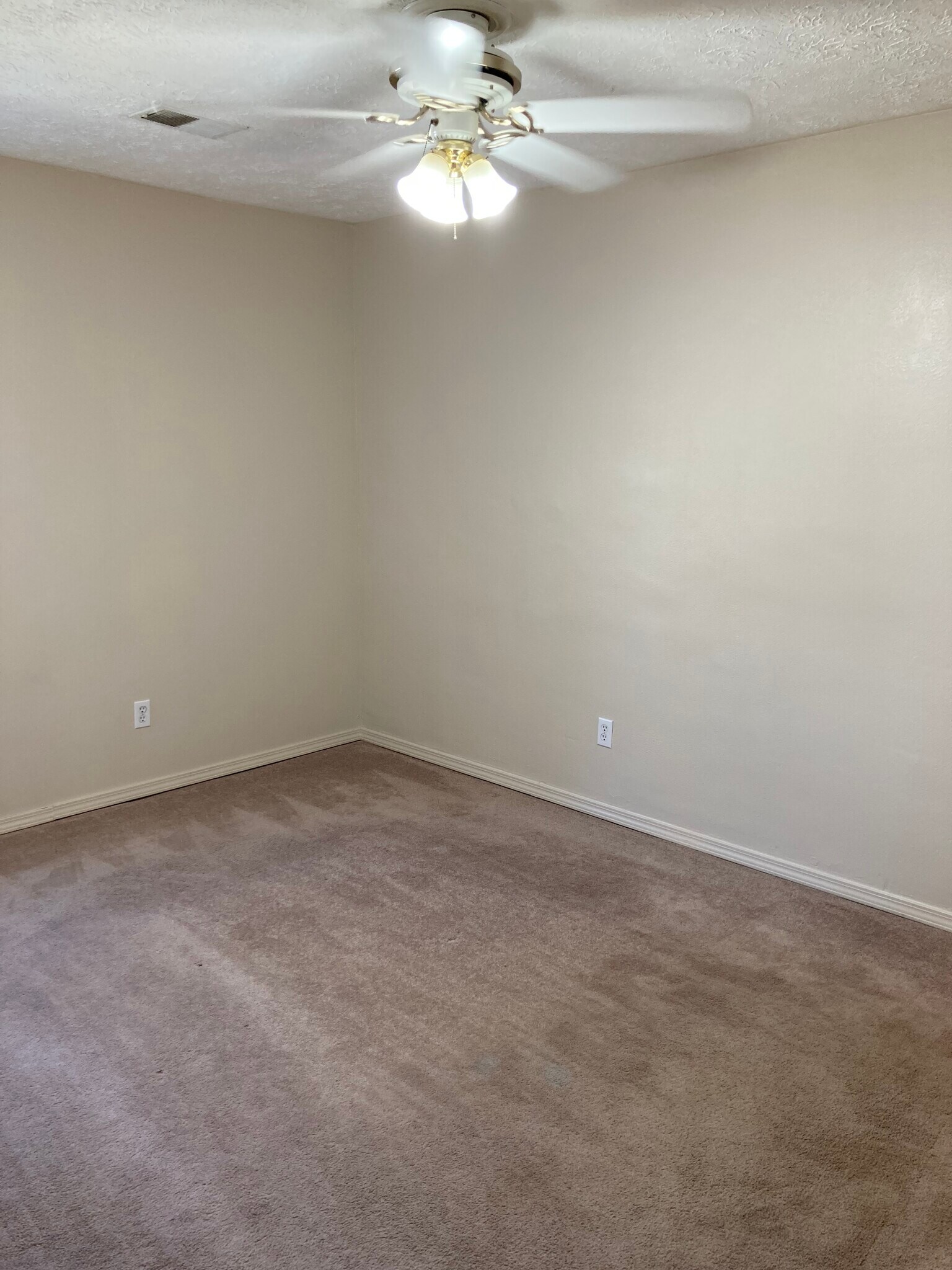 Building Photo - 671 Bell Ave