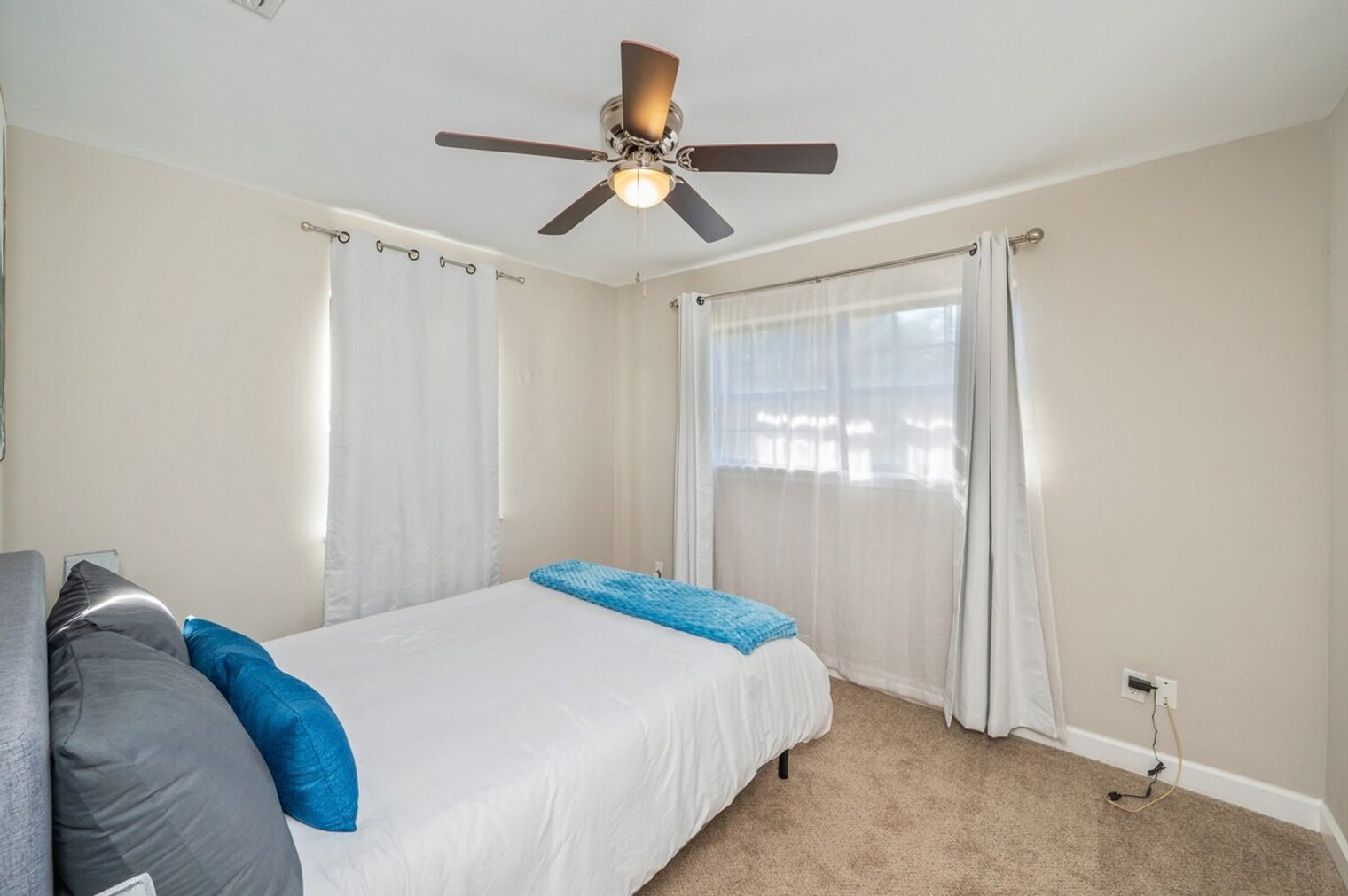 Building Photo - 130 N Lorraine Dr