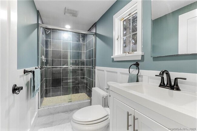 Building Photo - 83 Maltbie Ave