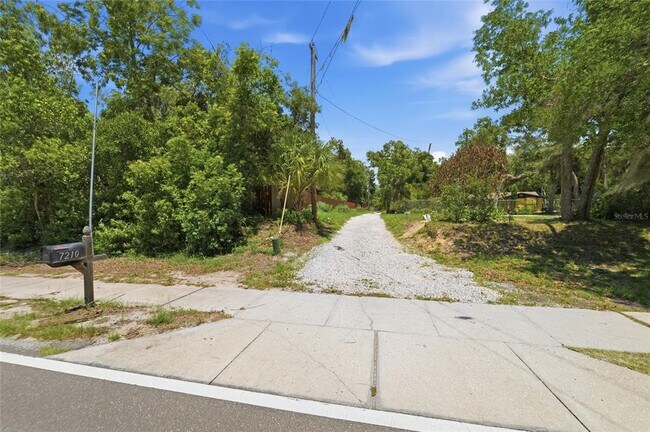 Building Photo - 7210 Valrie Ln