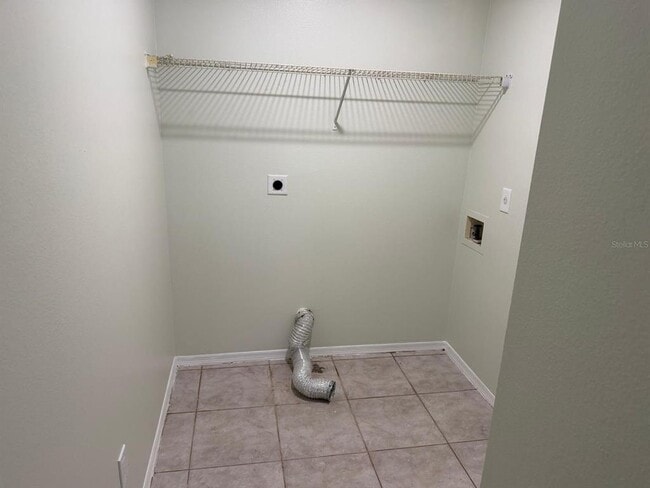 Building Photo - 13875 Glasser Ave