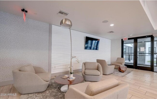 Building Photo - 7300 E Earll Dr