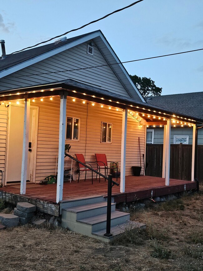 Building Photo - 1708 E Tilsley Pl
