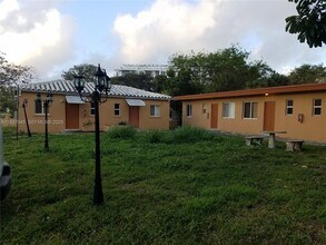 Building Photo - 13770 NE 20th Pl