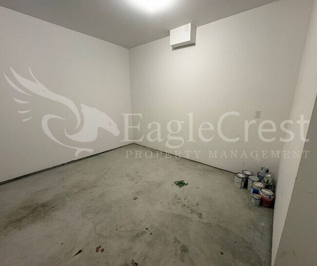 Building Photo - Herbert PL