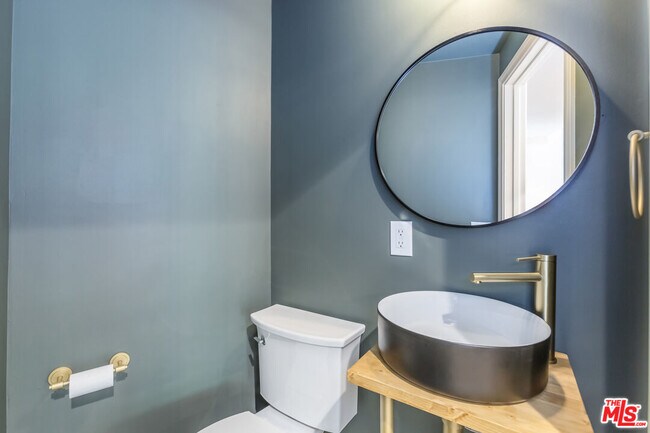 Building Photo - 835 Camino Santos Reyes