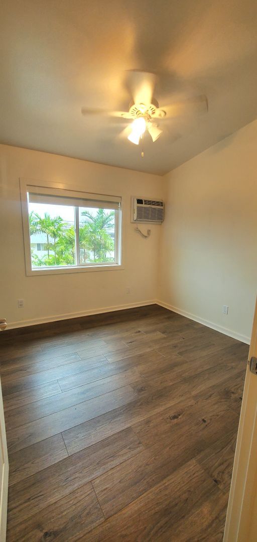 Building Photo - AVAILABLE NOW! 2 bed, 2 bath Duplex unit in Kailua Town