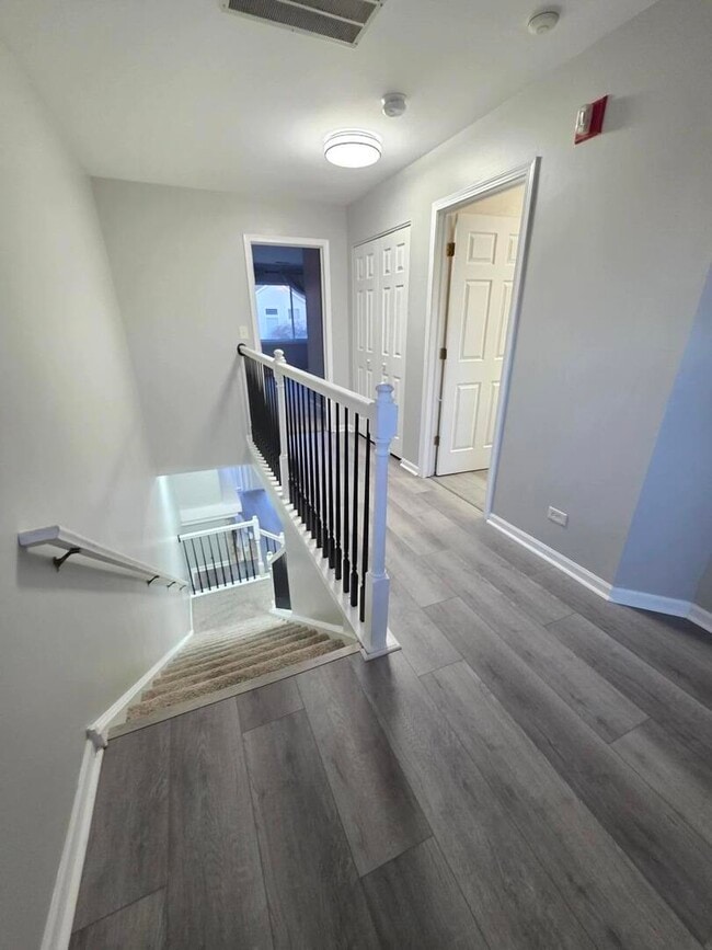 Building Photo - 3076 Kentshire Cir