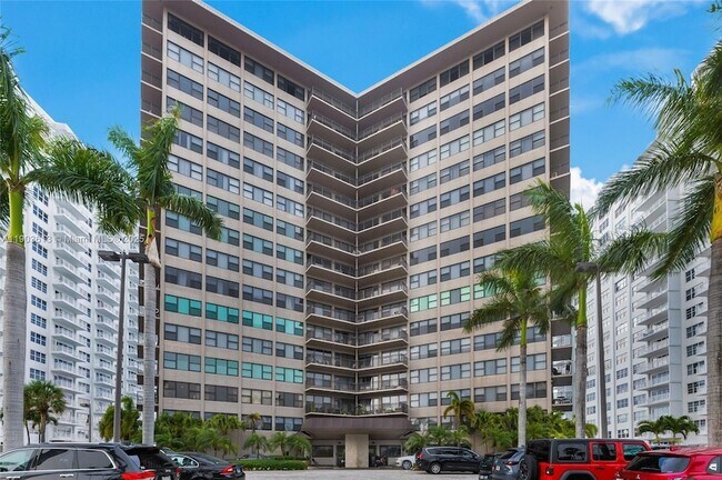 Building Photo - 3800 Galt Ocean Dr
