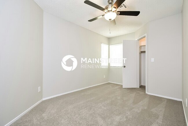 Building Photo - 4 Bedroom Pet-Friendly Home in LAS VEGAS, NV with Main Street Renewal