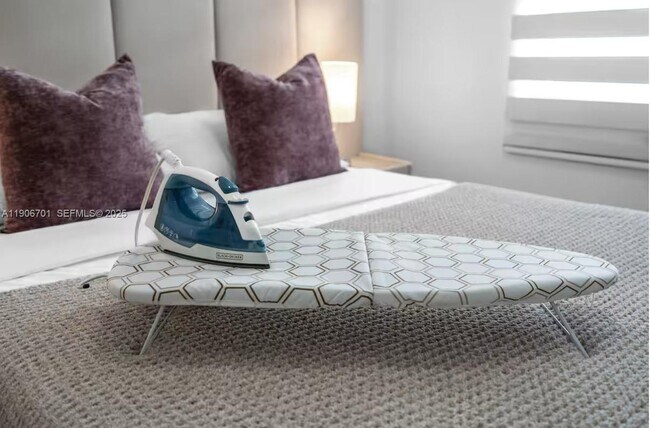 Building Photo - 1542 NW 2nd St