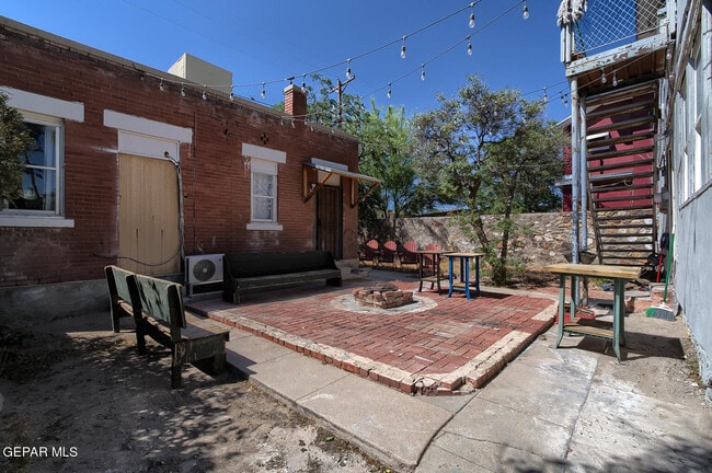 Building Photo - 1305 E Rio Grande Ave