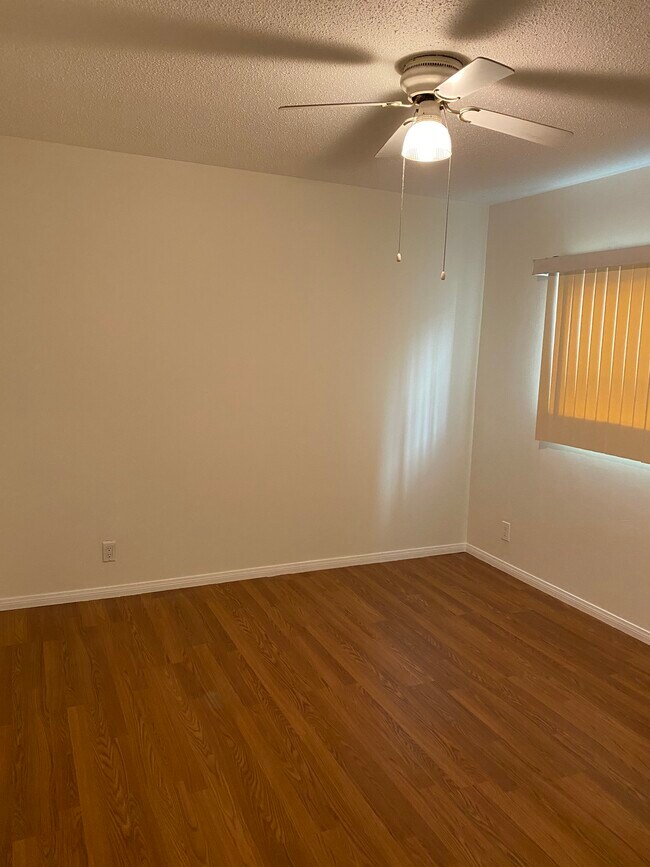 Bedroom - 545 N Hoover St