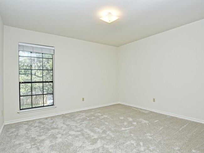 Building Photo - 4159 Steck Ave