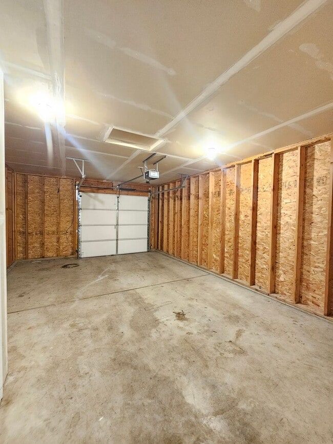 Building Photo - 5207-5207 E Upriver Dr