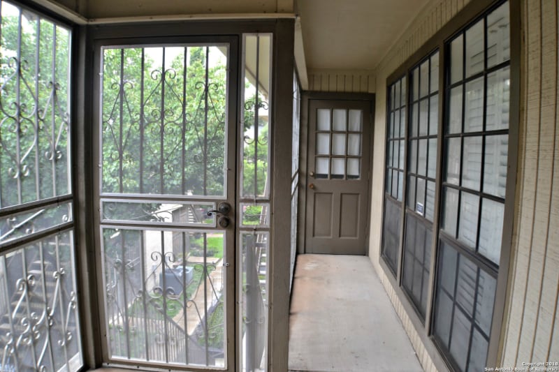 Building Photo - 165 W Rampart Dr