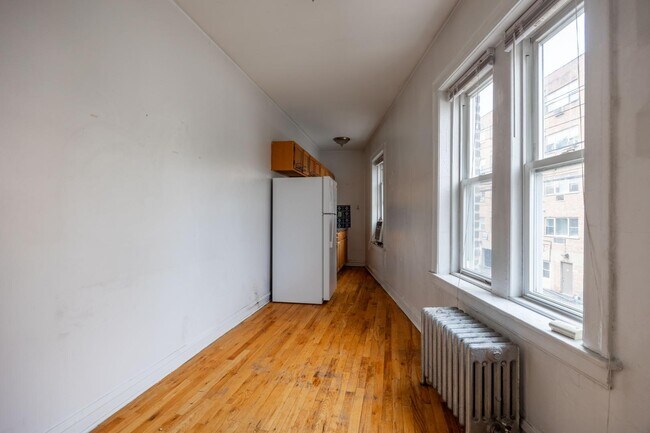 Building Photo - 1145 W Morse Ave