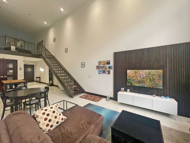 Building Photo - Spacious, Loft in Union Depot with Awesome...