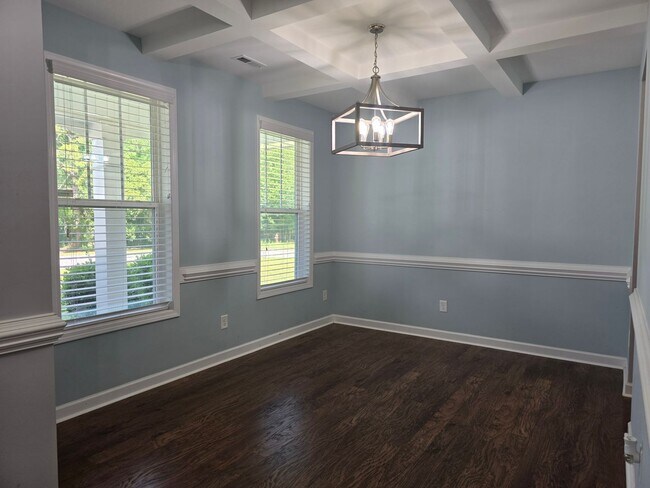 Building Photo - NEW LISTING- 4 bd/ 2.5 ba located MINUTES from Fort Bragg! Quiet Neighborhood!