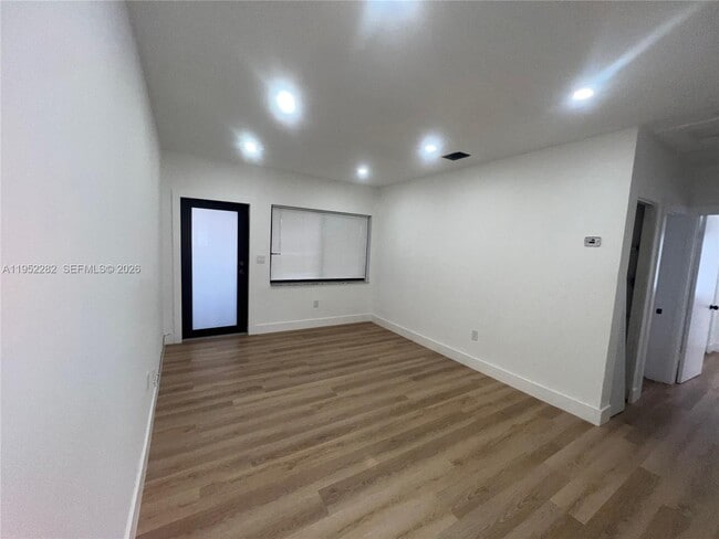 Building Photo - 3297 SW 26th St