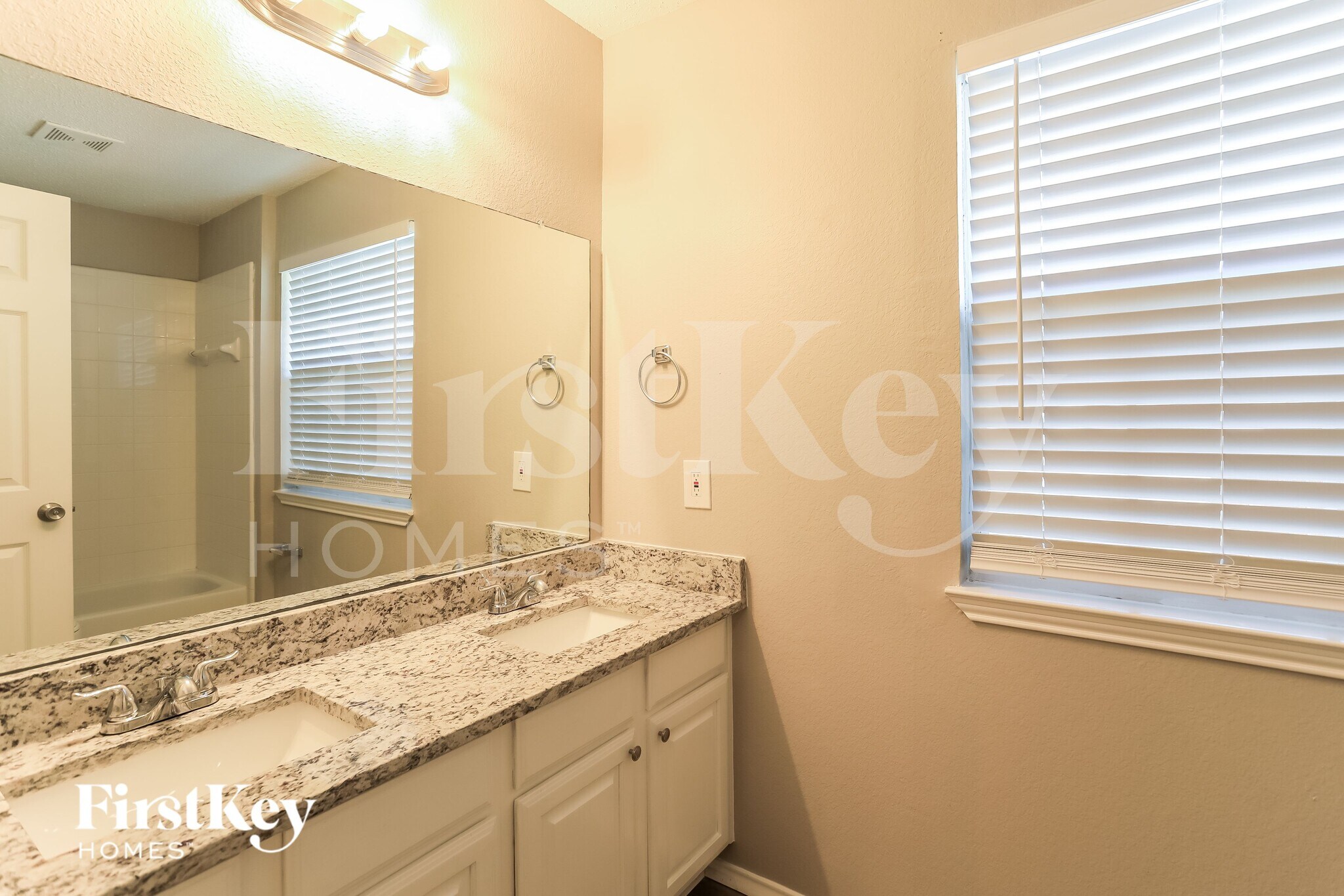 Building Photo - 5210 Orlando Cir