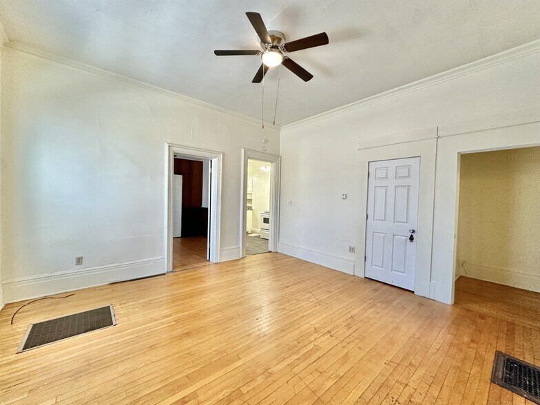 Building Photo - 255 S Jackson St
