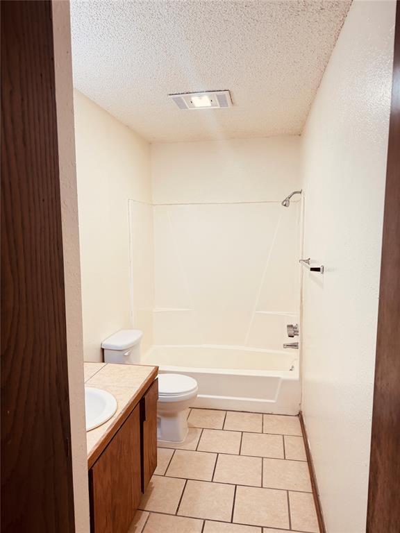 Building Photo - 320 Falcon Ct