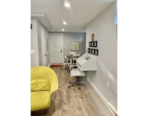 Building Photo - 726 Metropolitan Ave