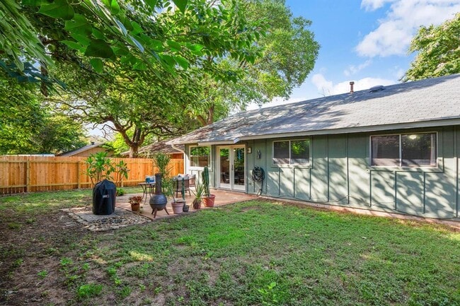 Building Photo - 4702 Gray Fox Dr