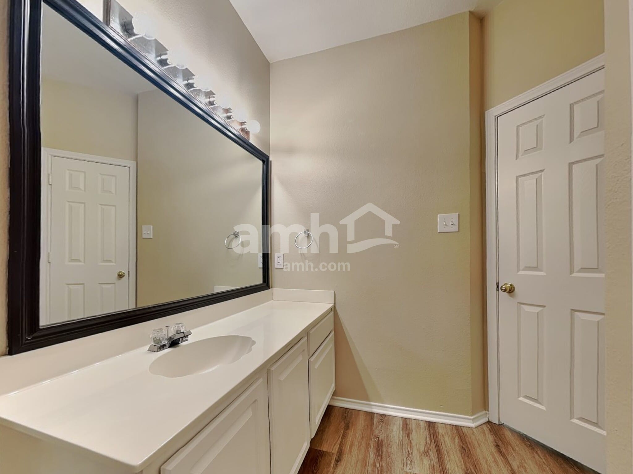 Building Photo - 1511 Cheyenne Trl