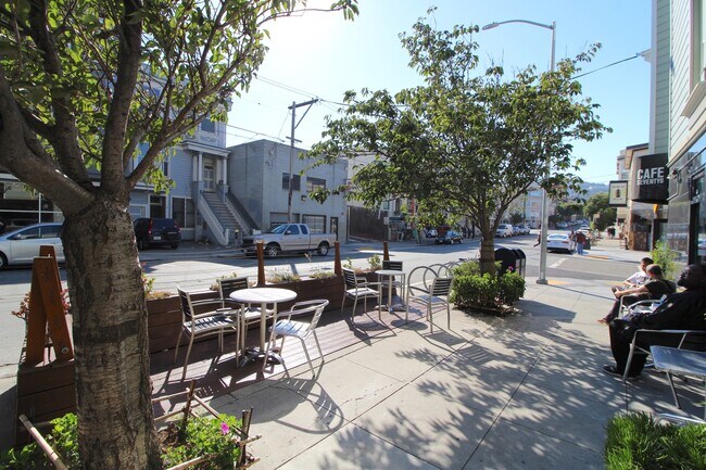 Building Photo - Bernal/Mission/Noe: Updated Flat w/ Shared...