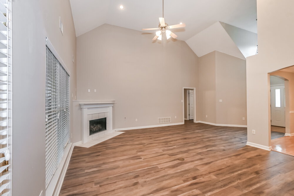 Building Photo - 8083 Delta Lakes Blvd