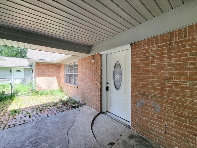 Building Photo - 5103 Karu Dr