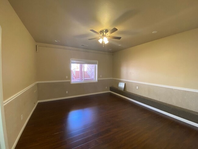Building Photo - UTILITIES INCLUDED 2 bed 3 bath apartment in Hildale