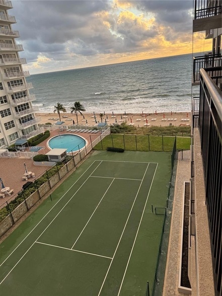 Building Photo - 3800 Galt Ocean Dr