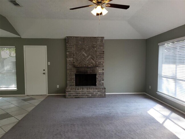 Building Photo - 17026 Stone Stile Dr