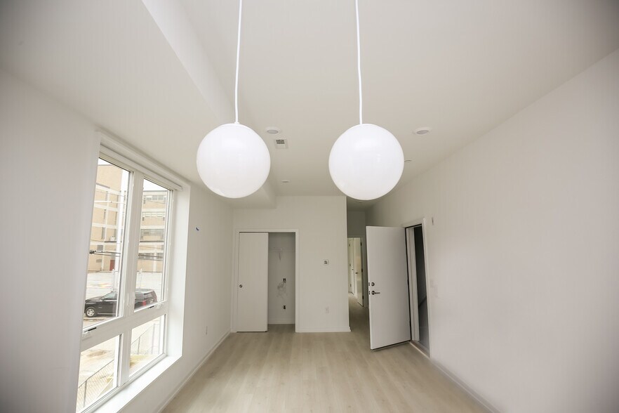 Building Photo - 1244 Lecount St