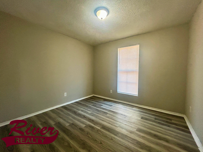 Building Photo - | $1475 | Beautiful 4-Bedroom, 2-bathroom ...