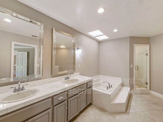 Building Photo - 8777 Cooperston Way