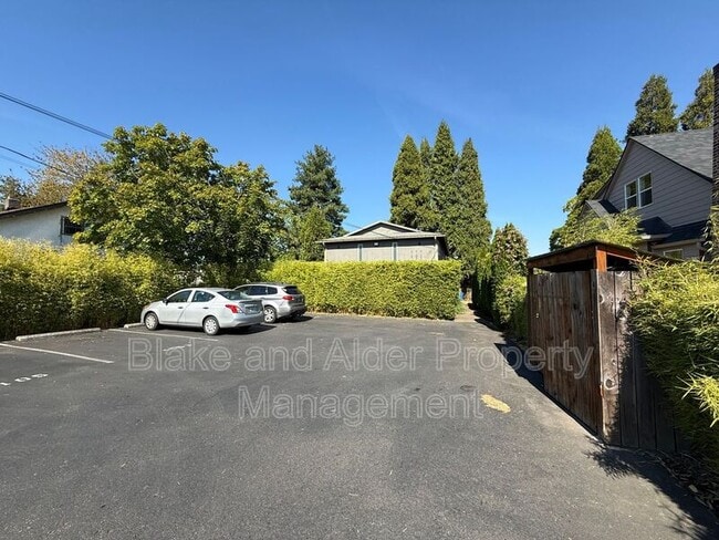 Building Photo - 4105 NE Killingsworth St