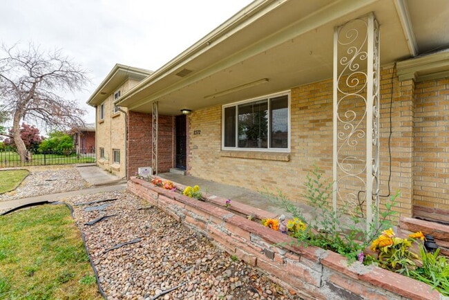 Building Photo - 4 Bed 2 Bath Close To UC Medical Center