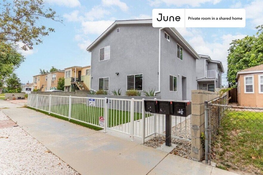 Building Photo - Room in Shared 4 bed/3 bath home