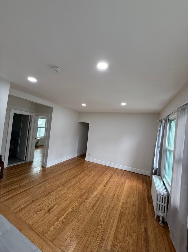 Building Photo - 53 Southview St