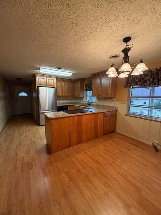 Building Photo - Maryville City  37801 - 3 bedroom, 2.5 bath home - Contact Debra Johnson (865) 591-8281