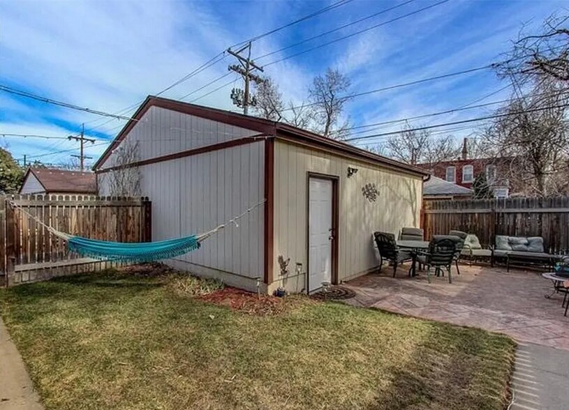 Over-sized 1-car garage (plenty of room for storage or work area) with large adjoining patio - 2244 N Franklin St