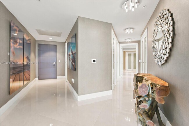 Building Photo - 17301 Biscayne Blvd
