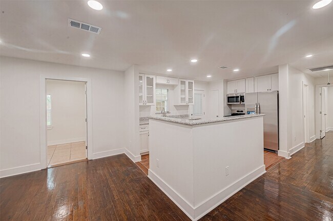 Building Photo - 5703 Belmark St