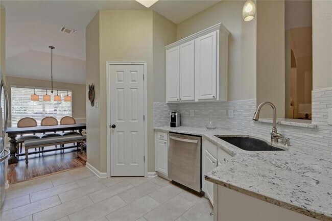 Building Photo - 8604 Neider Dr