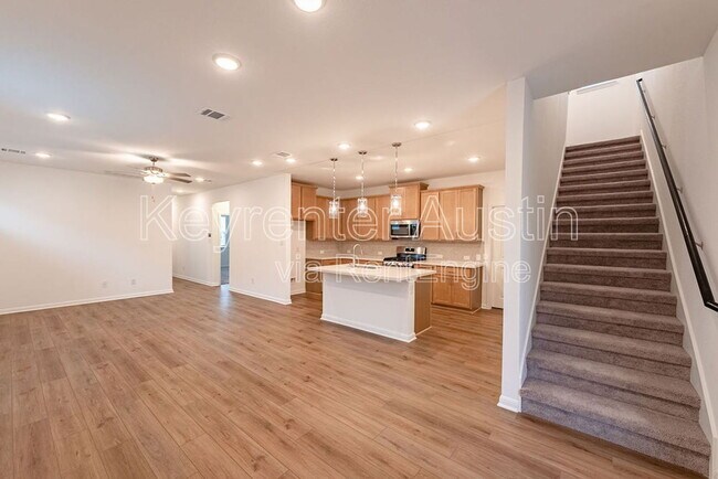Building Photo - 210 Flowers Ave